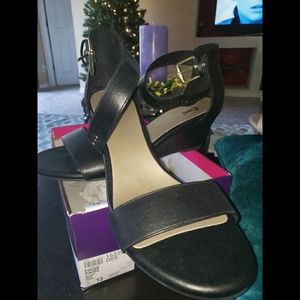 Fioni Black strap wedge sandal One Black One Nude